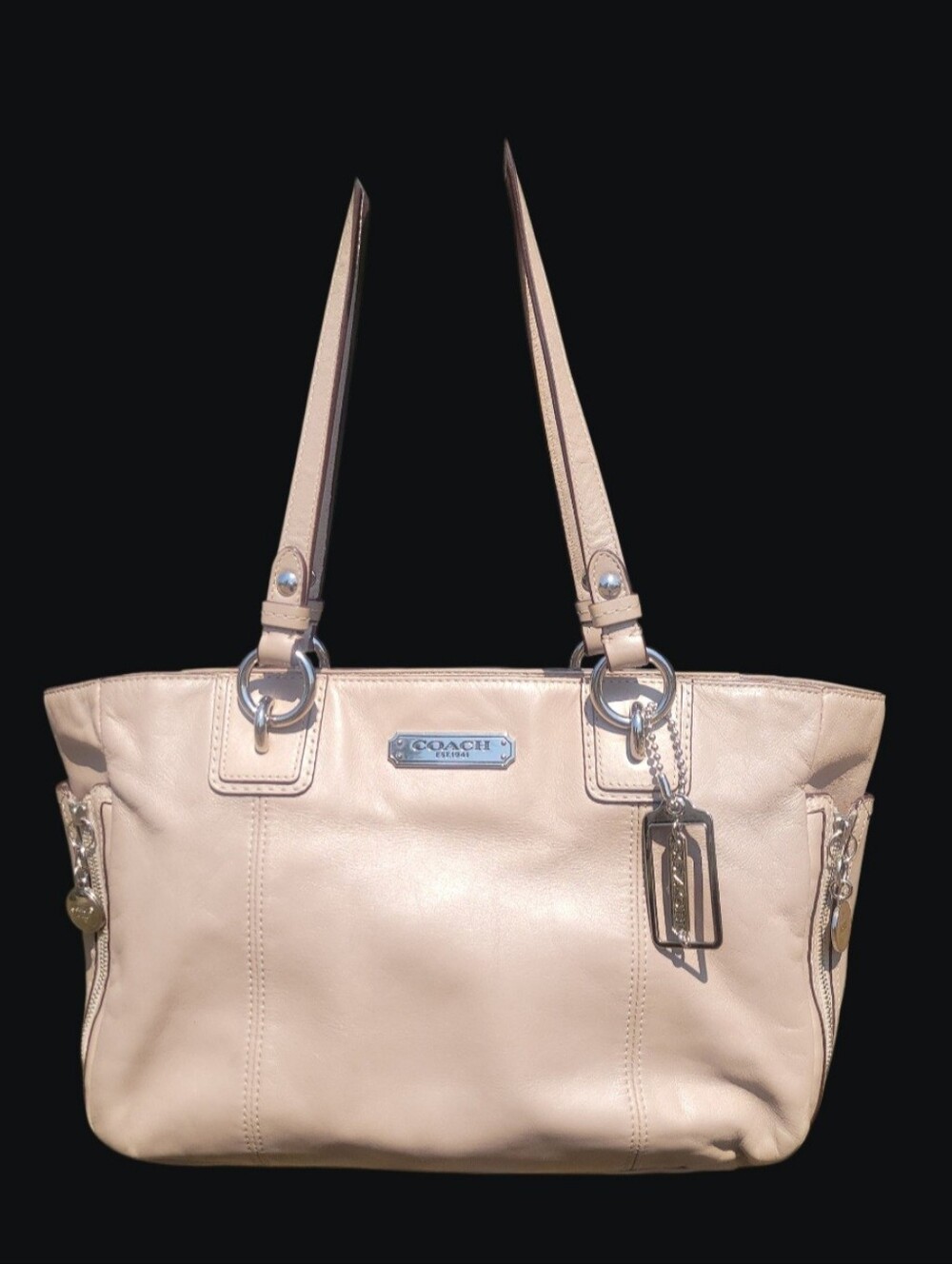 COACH Gallery Leather East West F19252